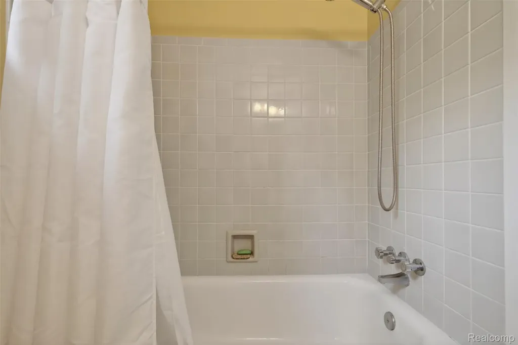 29571 Lori Street Livonia City MI 48154