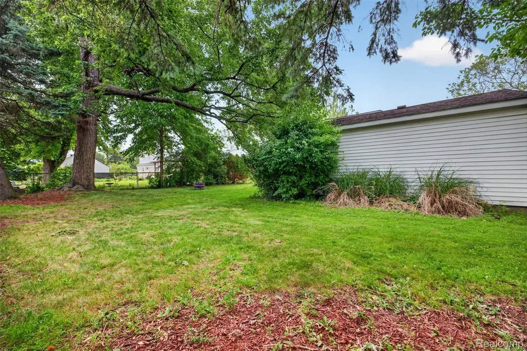 29571 Lori Street Livonia City MI 48154