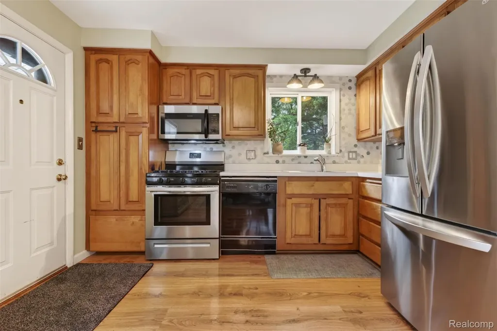 29571 Lori Street Livonia City MI 48154