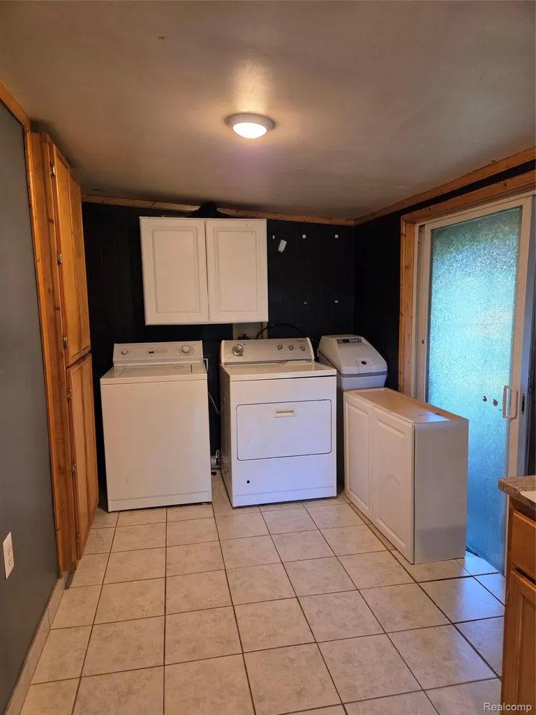 941 Burlingham Street Oxford Charter Township MI 48371