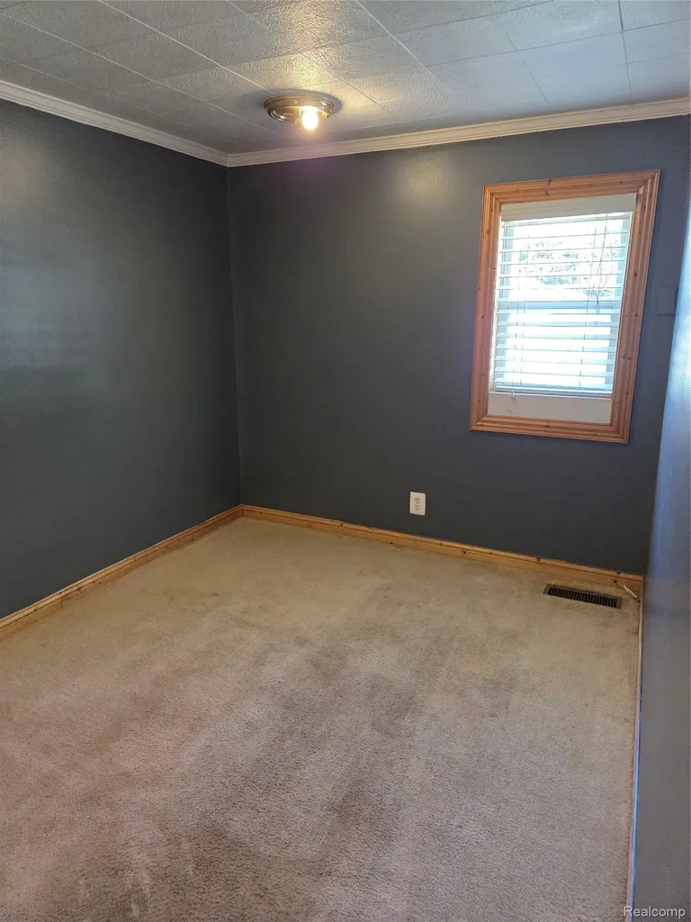 941 Burlingham Street Oxford Charter Township MI 48371