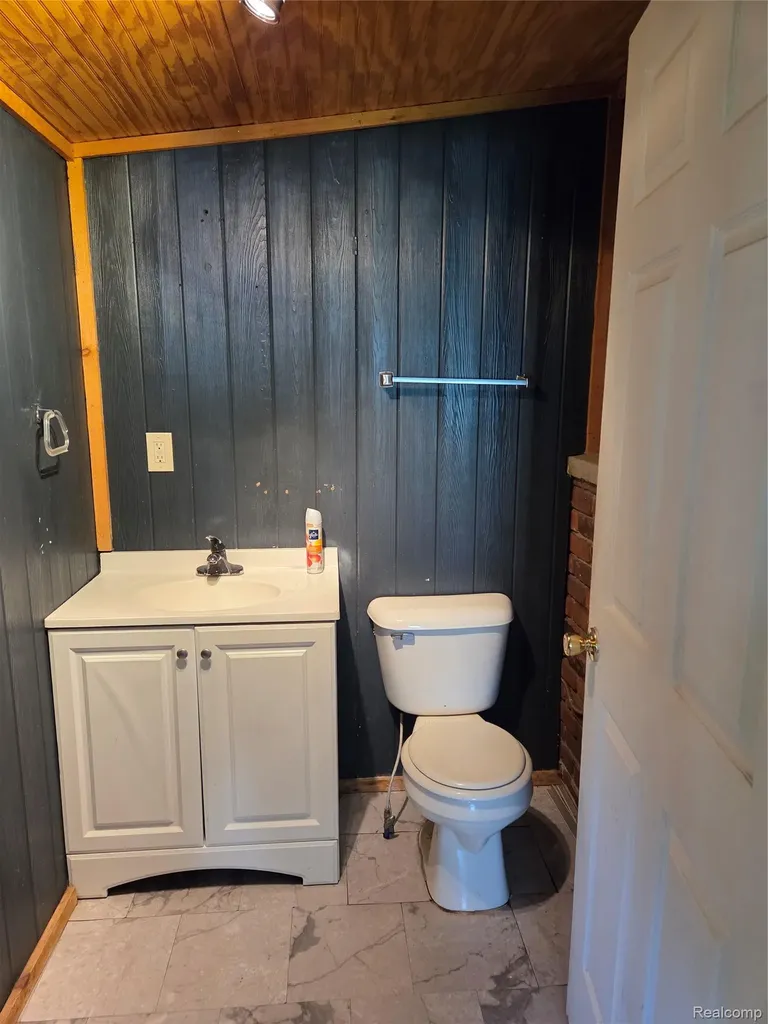 941 Burlingham Street Oxford Charter Township MI 48371