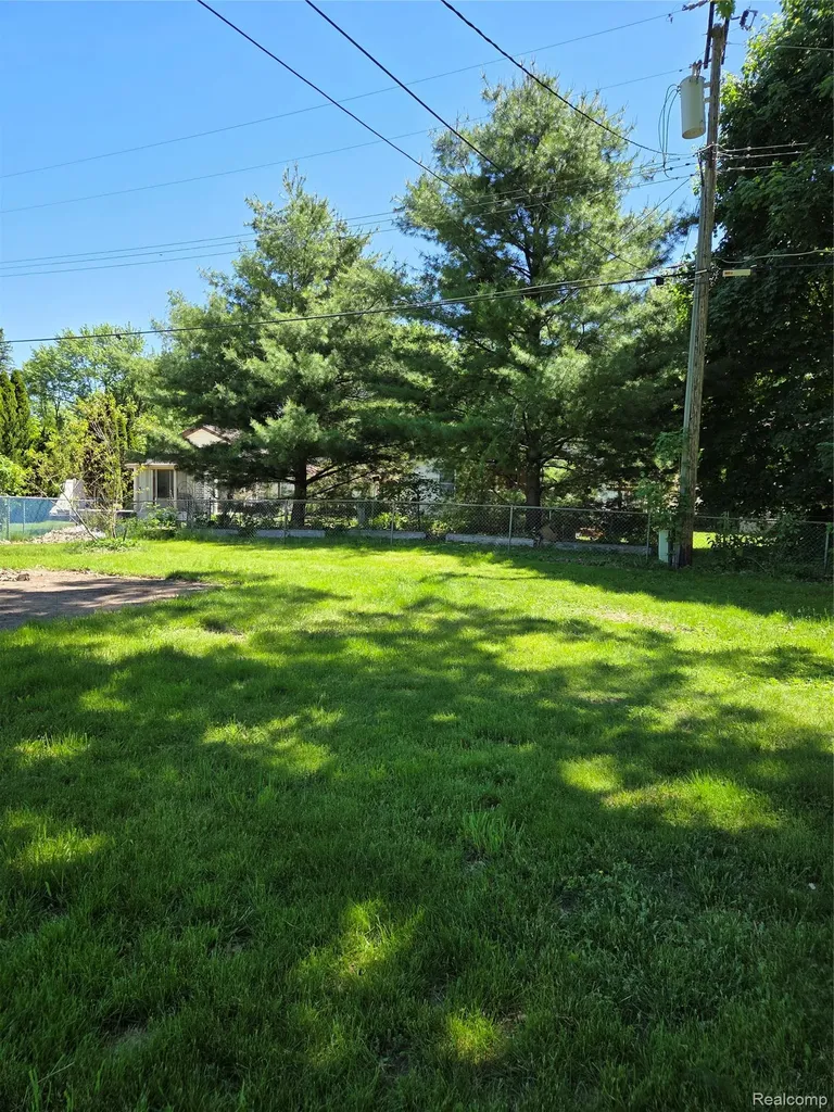 941 Burlingham Street Oxford Charter Township MI 48371