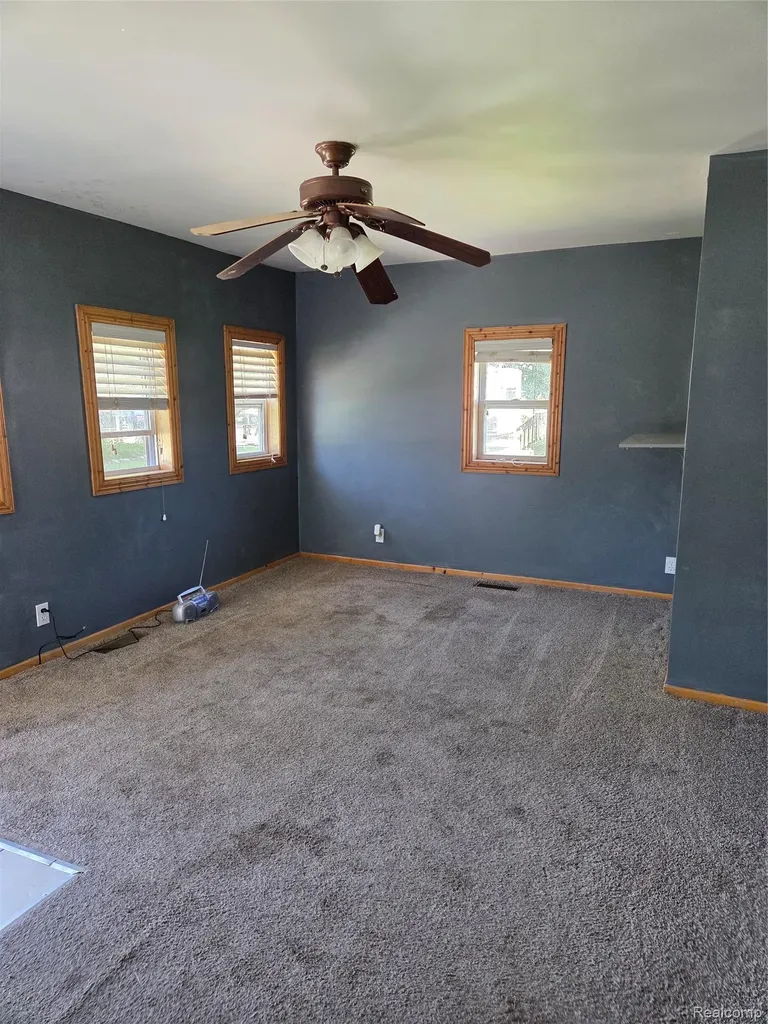 941 Burlingham Street Oxford Charter Township MI 48371