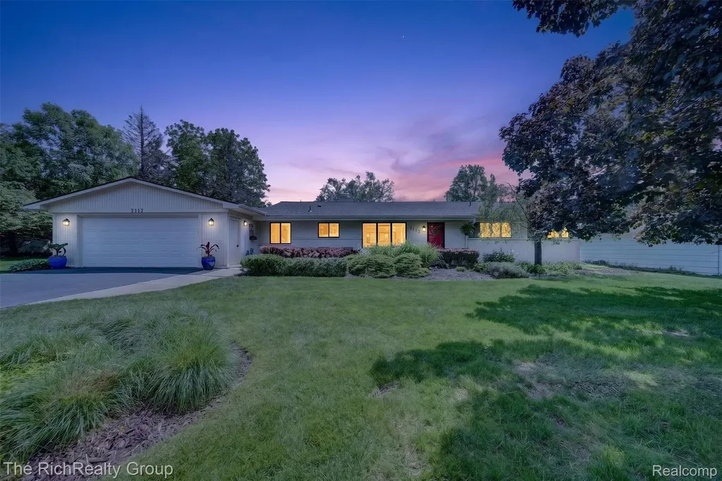 7117 Ward Eagle Drive West Bloomfield Charter Township MI 48322