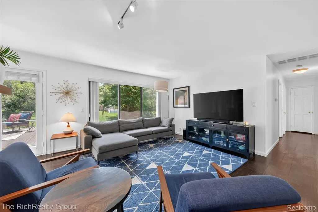 7117 Ward Eagle Drive West Bloomfield Charter Township MI 48322