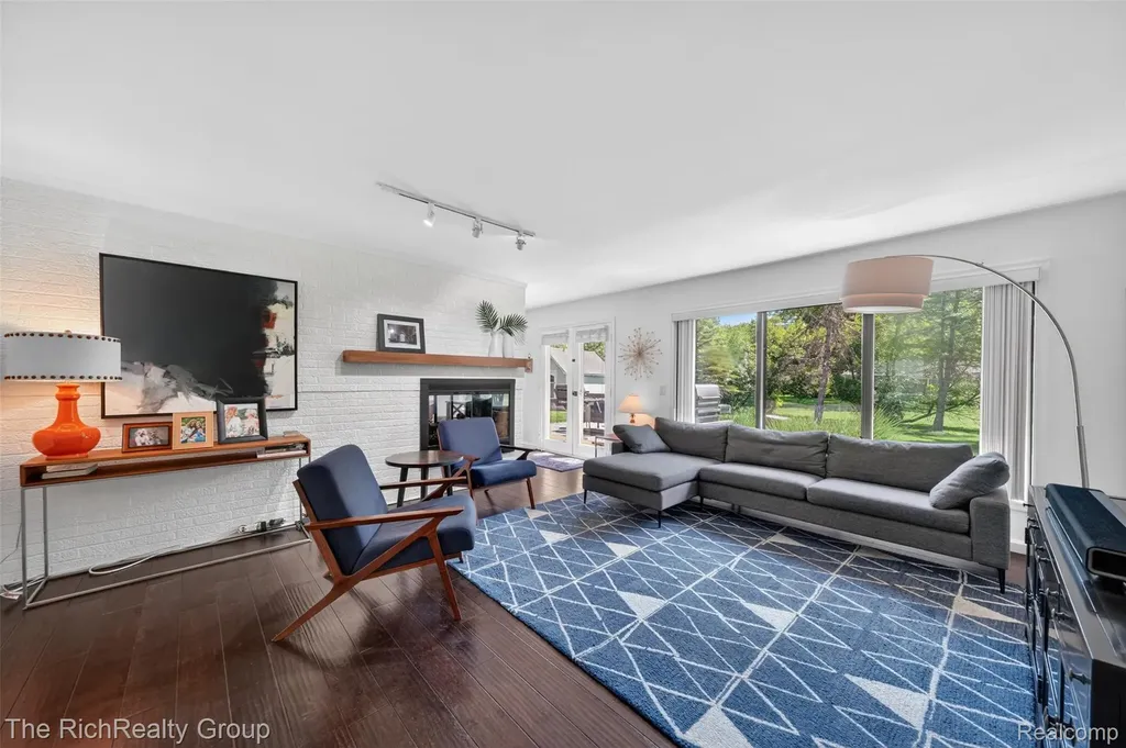 7117 Ward Eagle Drive West Bloomfield Charter Township MI 48322