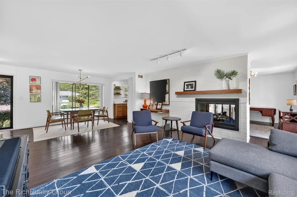 7117 Ward Eagle Drive West Bloomfield Charter Township MI 48322
