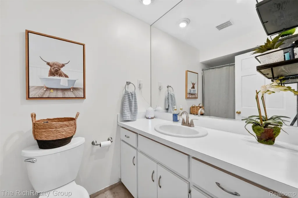 7117 Ward Eagle Drive West Bloomfield Charter Township MI 48322