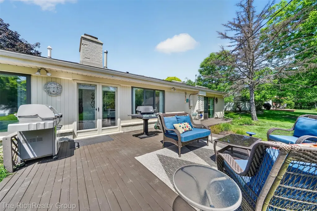7117 Ward Eagle Drive West Bloomfield Charter Township MI 48322