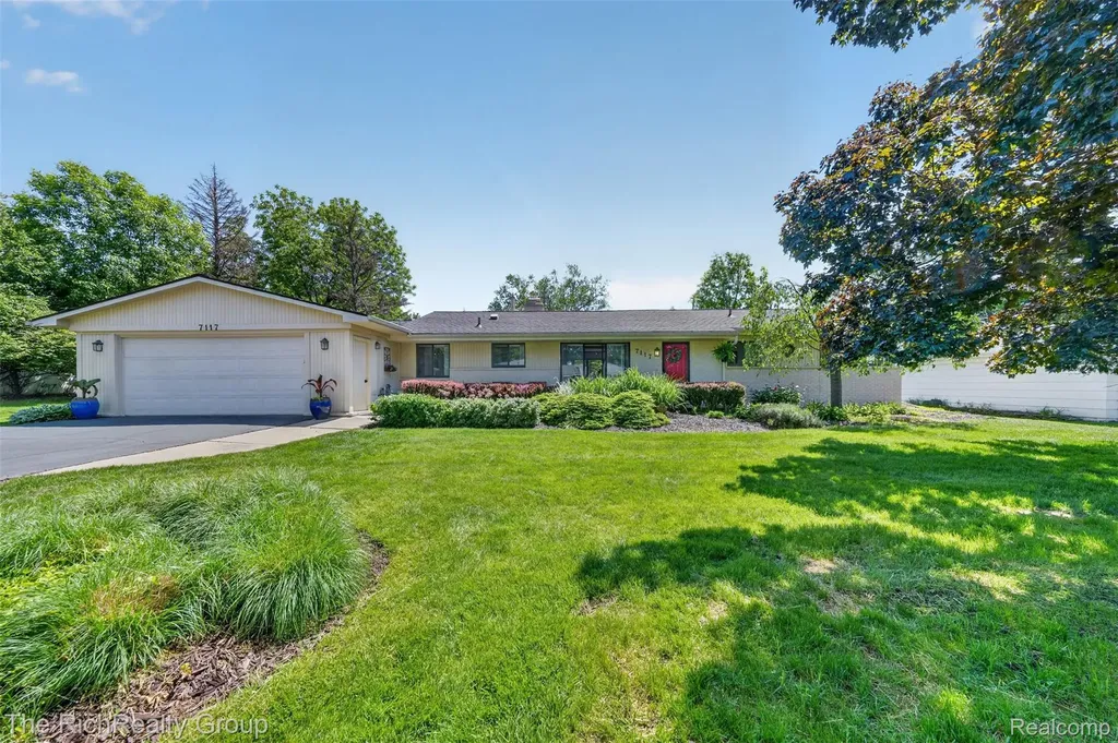 7117 Ward Eagle Drive West Bloomfield Charter Township MI 48322