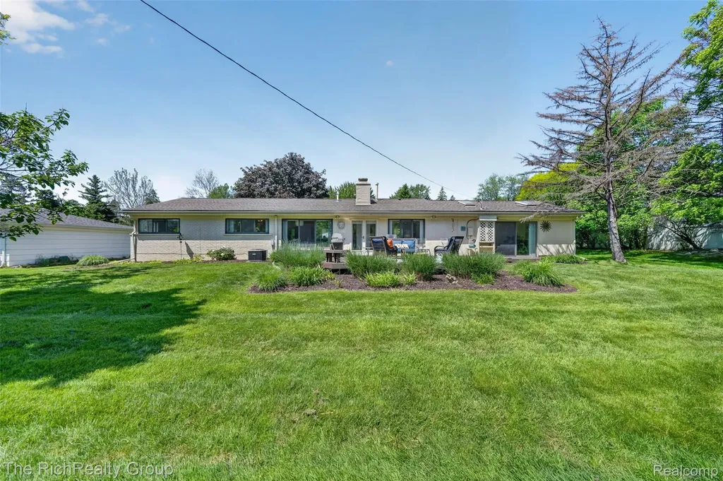 7117 Ward Eagle Drive West Bloomfield Charter Township MI 48322