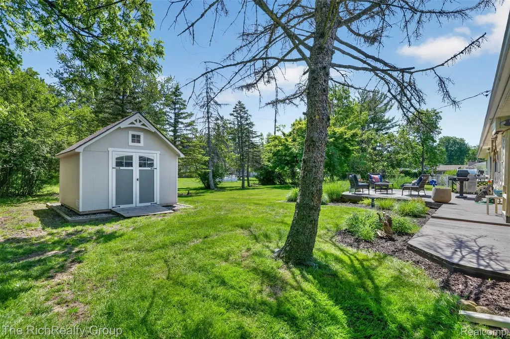7117 Ward Eagle Drive West Bloomfield Charter Township MI 48322
