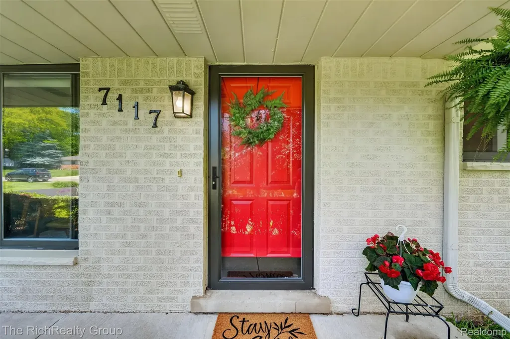 7117 Ward Eagle Drive West Bloomfield Charter Township MI 48322