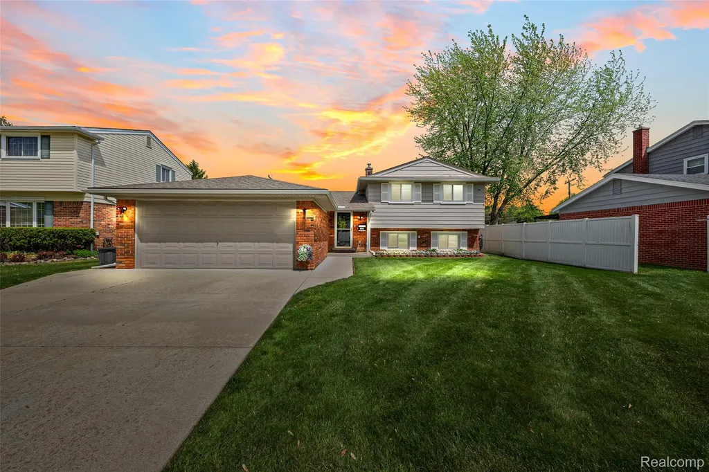 31602 Madison Avenue Madison Heights City MI 48071