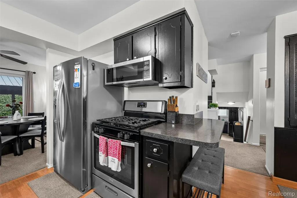 31602 Madison Avenue Madison Heights City MI 48071
