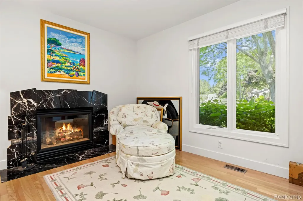 4700 S Valleyview Road West Bloomfield Charter Township MI 48323