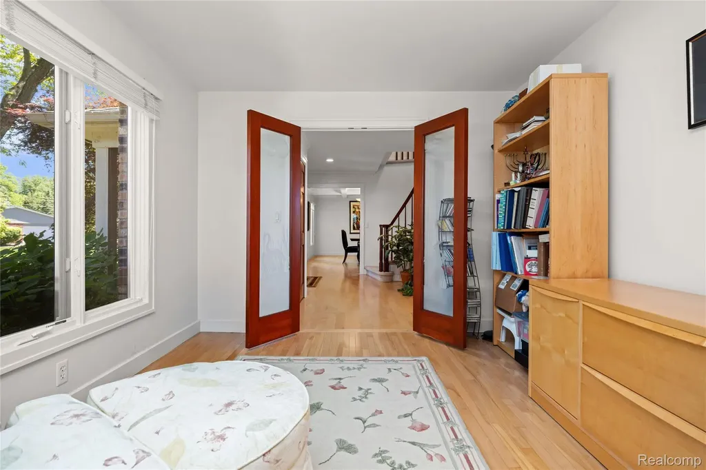 4700 S Valleyview Road West Bloomfield Charter Township MI 48323