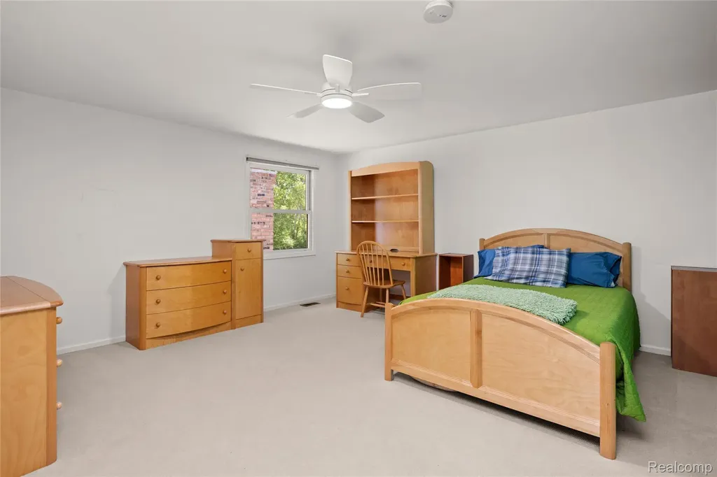 4700 S Valleyview Road West Bloomfield Charter Township MI 48323