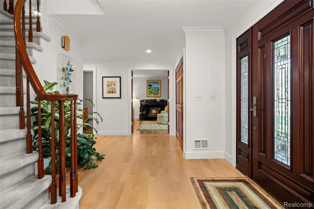4700 S Valleyview Road West Bloomfield Charter Township MI 48323