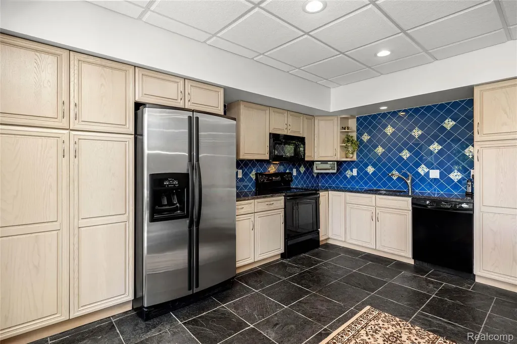 4700 S Valleyview Road West Bloomfield Charter Township MI 48323