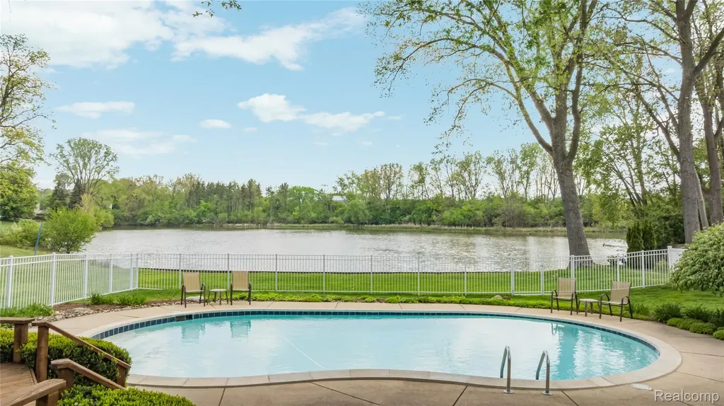 4700 S Valleyview Road West Bloomfield Charter Township MI 48323