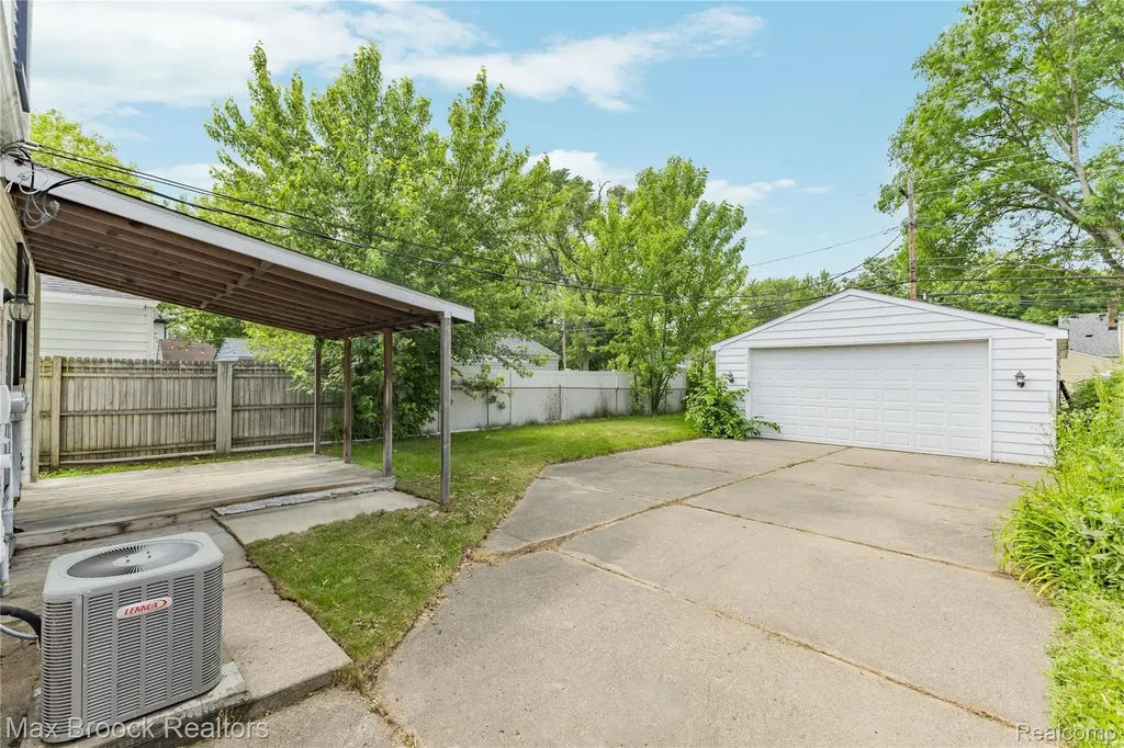 3410 Hunter Avenue Royal Oak City MI 48073