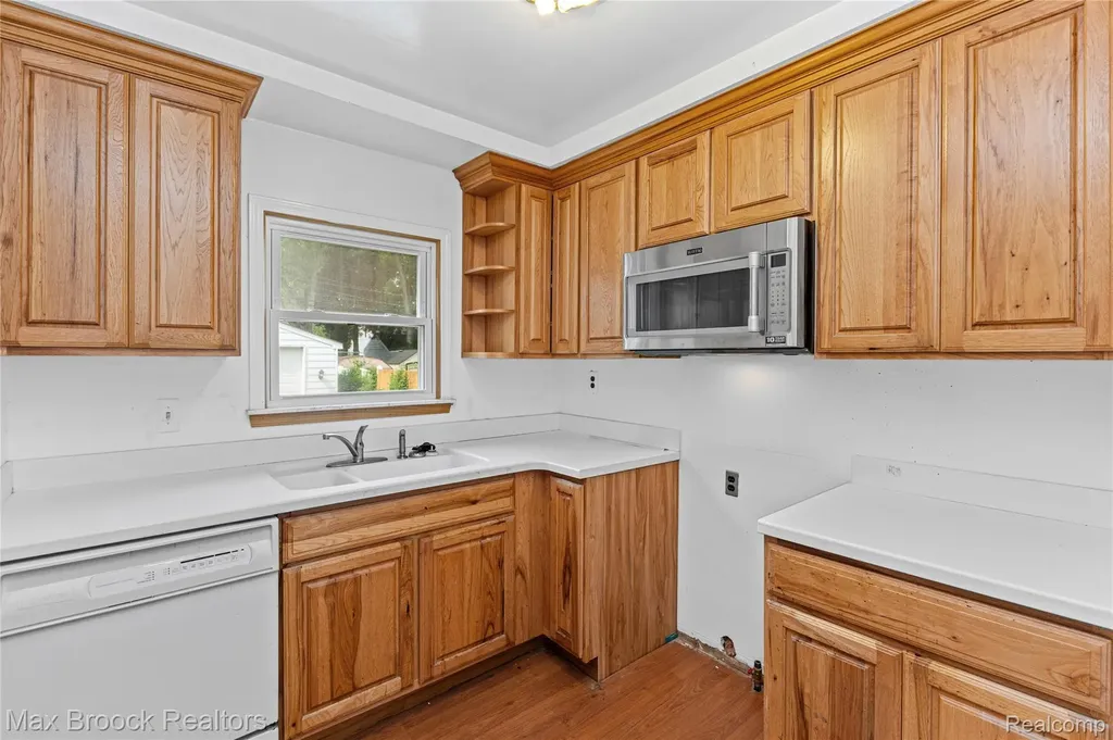 3410 Hunter Avenue Royal Oak City MI 48073