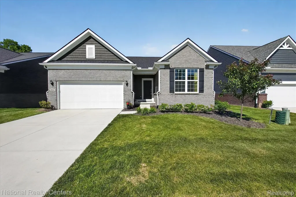 38681 Chasewood Court Farmington Hills City MI 48335