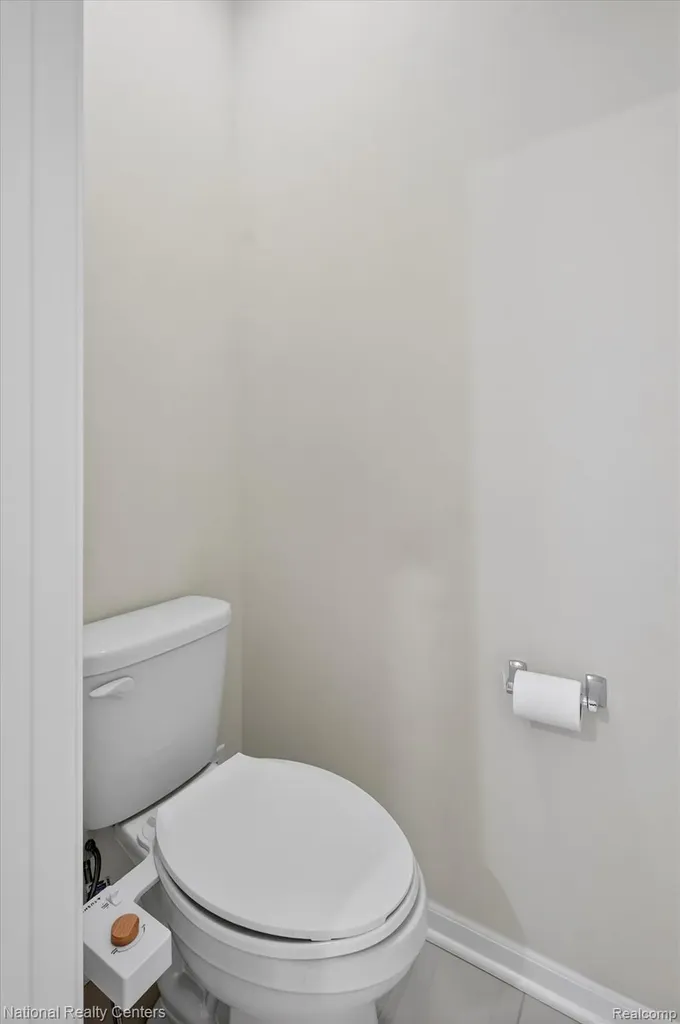 38681 Chasewood Court Farmington Hills City MI 48335