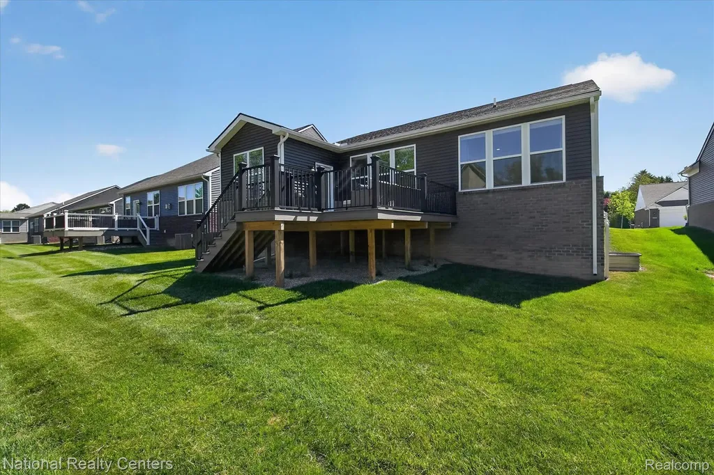 38681 Chasewood Court Farmington Hills City MI 48335