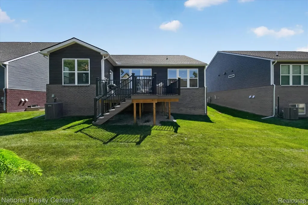 38681 Chasewood Court Farmington Hills City MI 48335