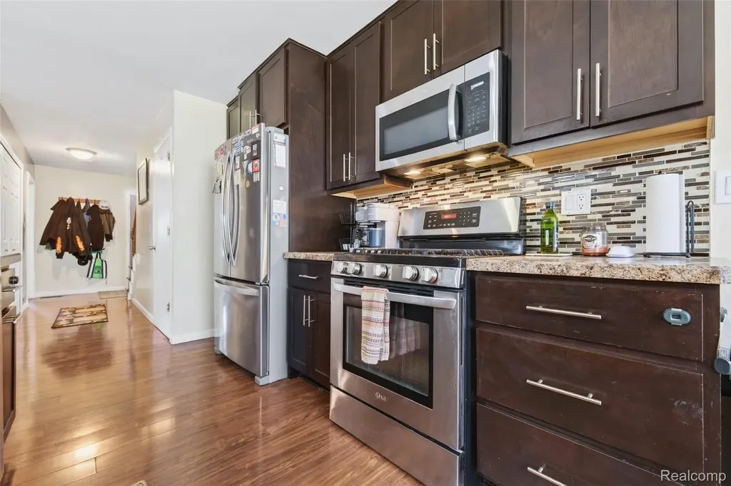 15930 Cumberland Street Riverview City MI 48193