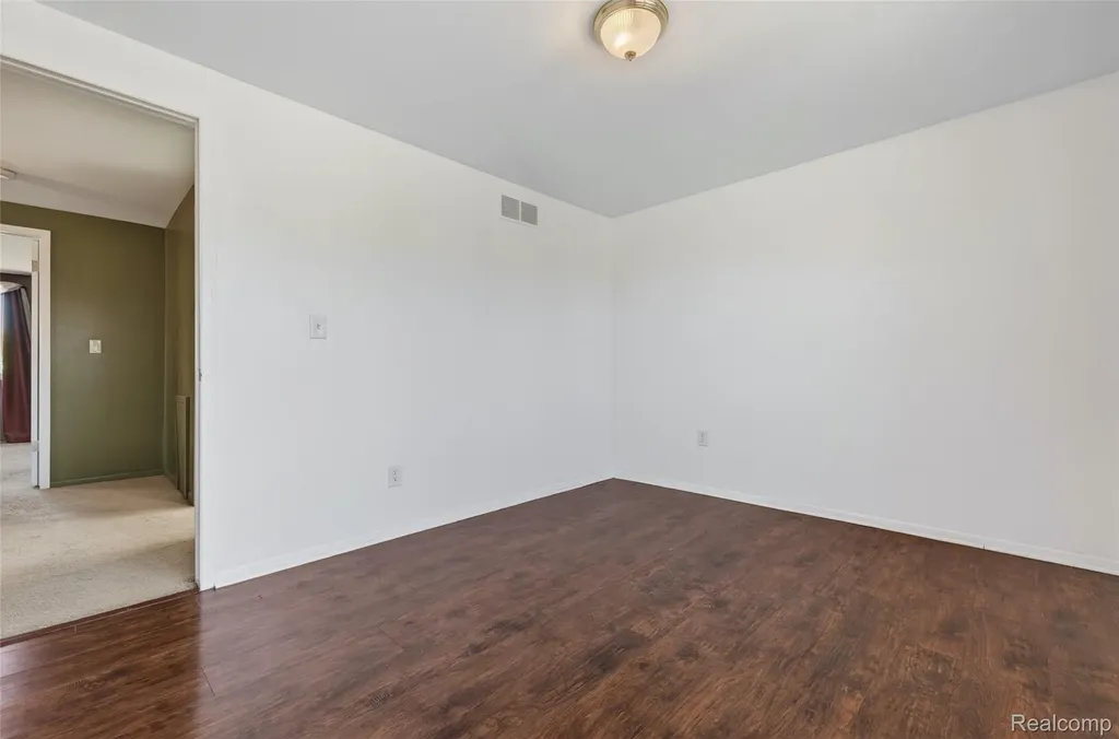 15930 Cumberland Street Riverview City MI 48193