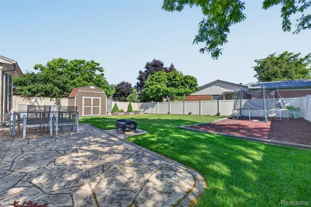 15930 Cumberland Street Riverview City MI 48193
