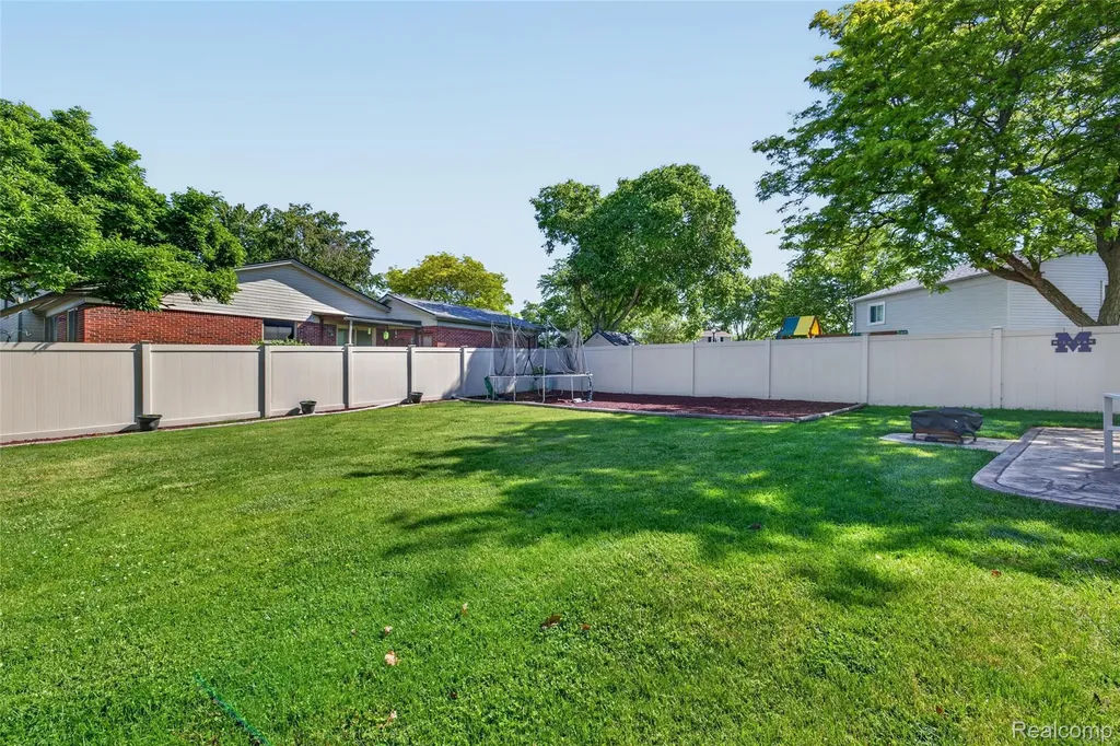 15930 Cumberland Street Riverview City MI 48193