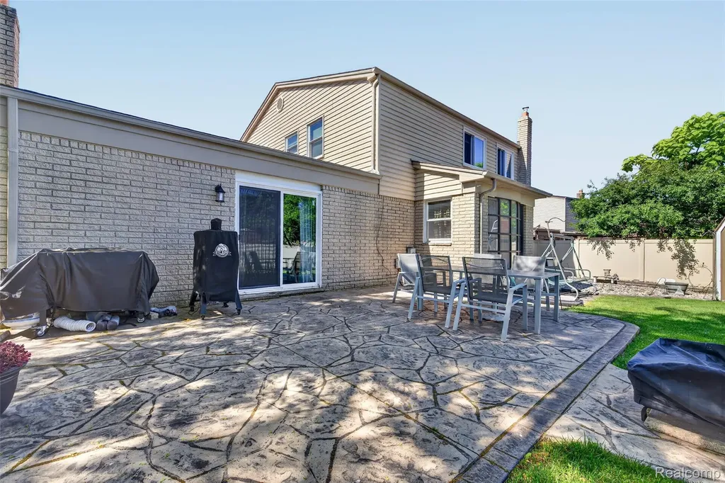 15930 Cumberland Street Riverview City MI 48193