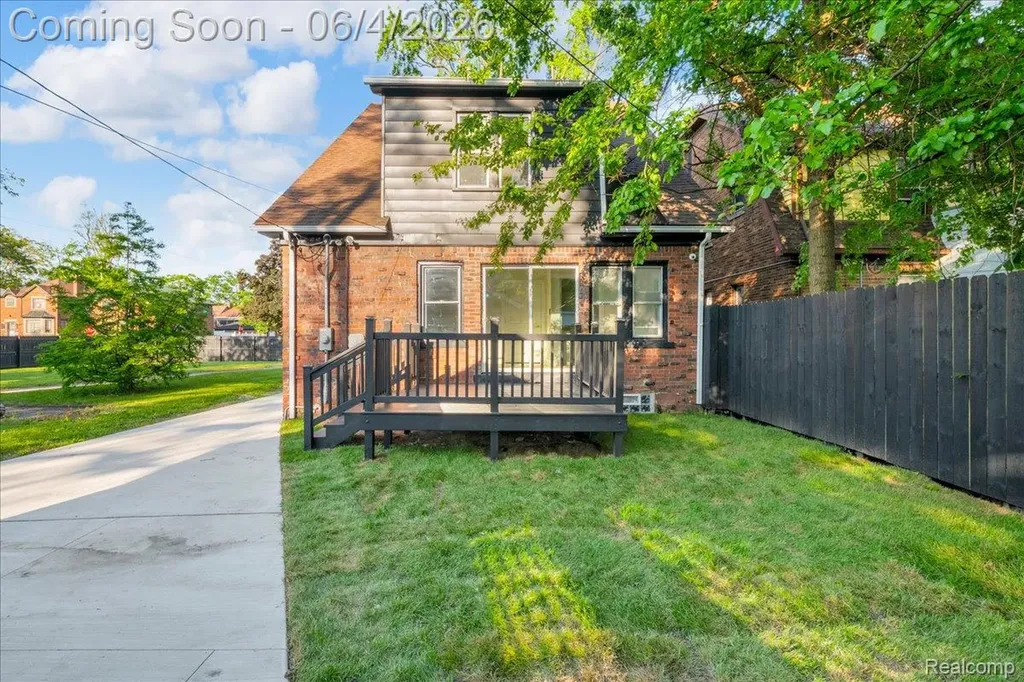 17201 Northlawn Street Detroit City MI 48221