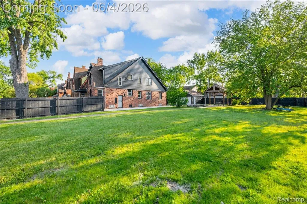 17201 Northlawn Street Detroit City MI 48221