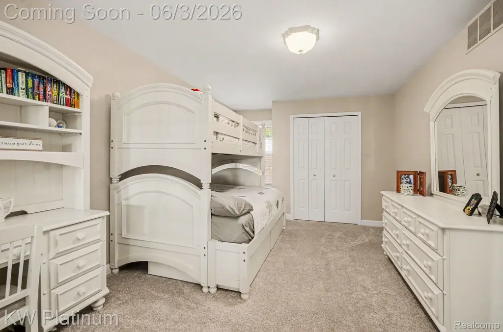 37860 Jefferson Avenue Harrison Charter Township MI 48045