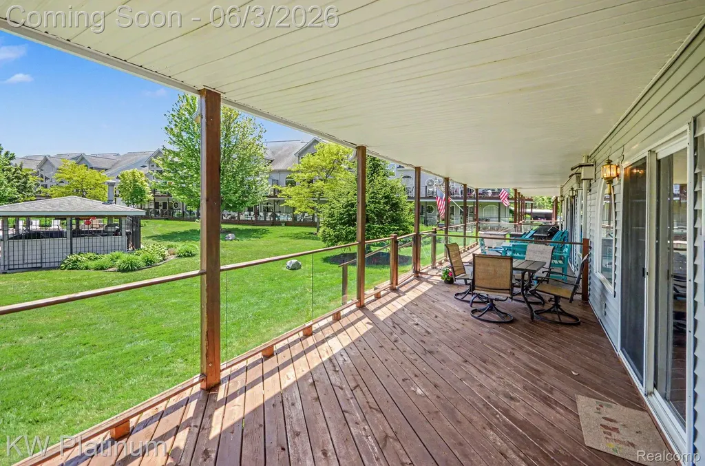 37860 Jefferson Avenue Harrison Charter Township MI 48045