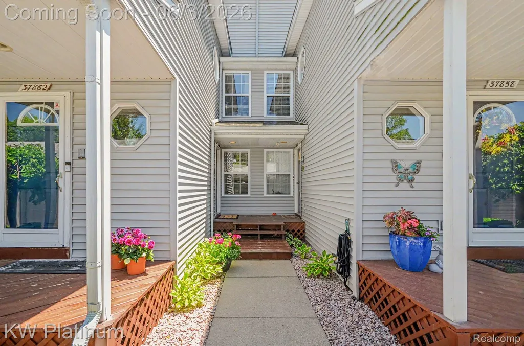 37860 Jefferson Avenue Harrison Charter Township MI 48045