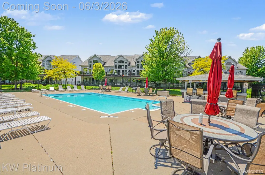 37860 Jefferson Avenue Harrison Charter Township MI 48045