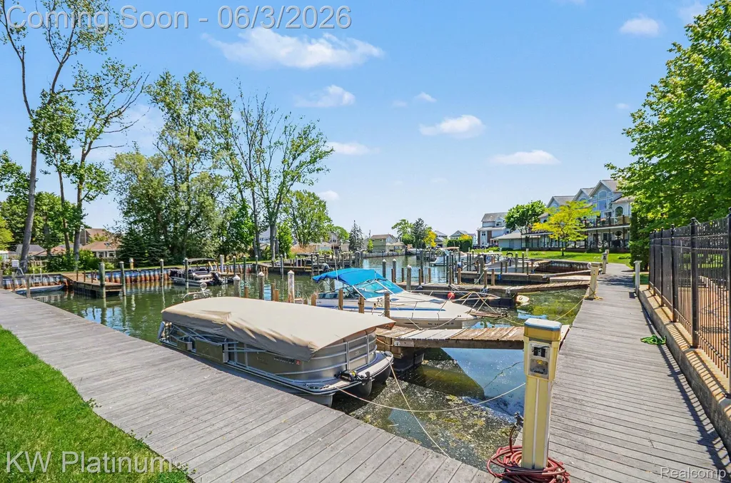 37860 Jefferson Avenue Harrison Charter Township MI 48045