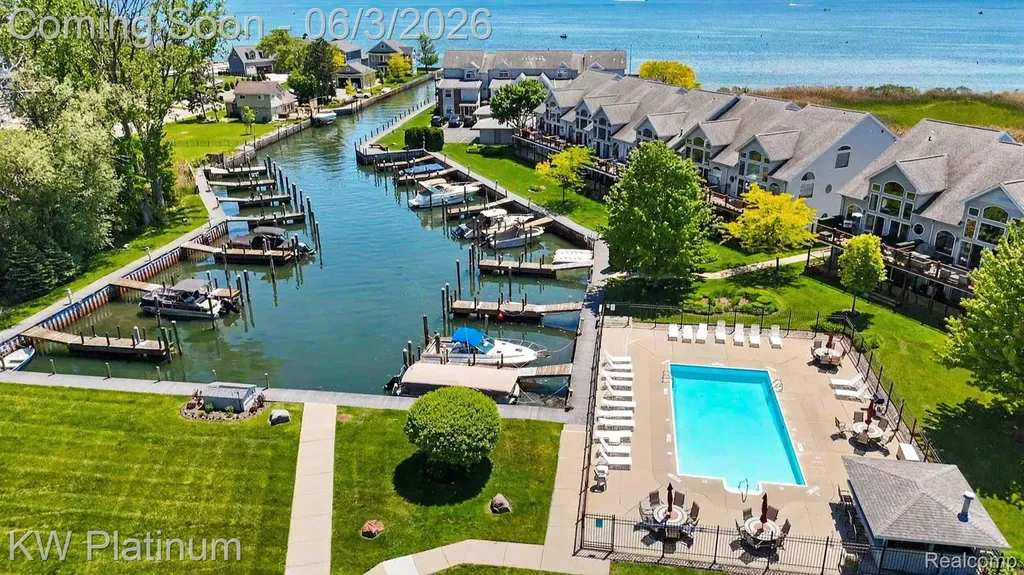 37860 Jefferson Avenue Harrison Charter Township MI 48045