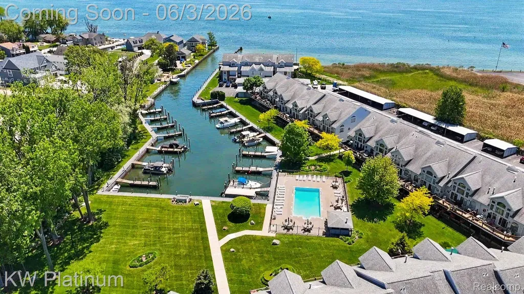 37860 Jefferson Avenue Harrison Charter Township MI 48045