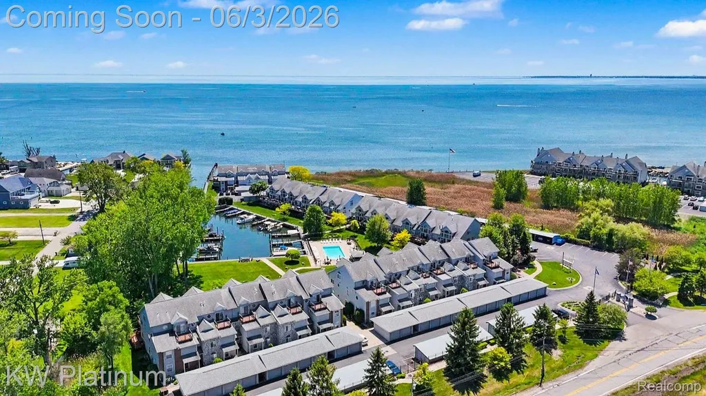 37860 Jefferson Avenue Harrison Charter Township MI 48045