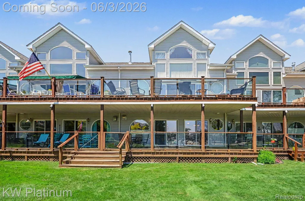 37860 Jefferson Avenue Harrison Charter Township MI 48045