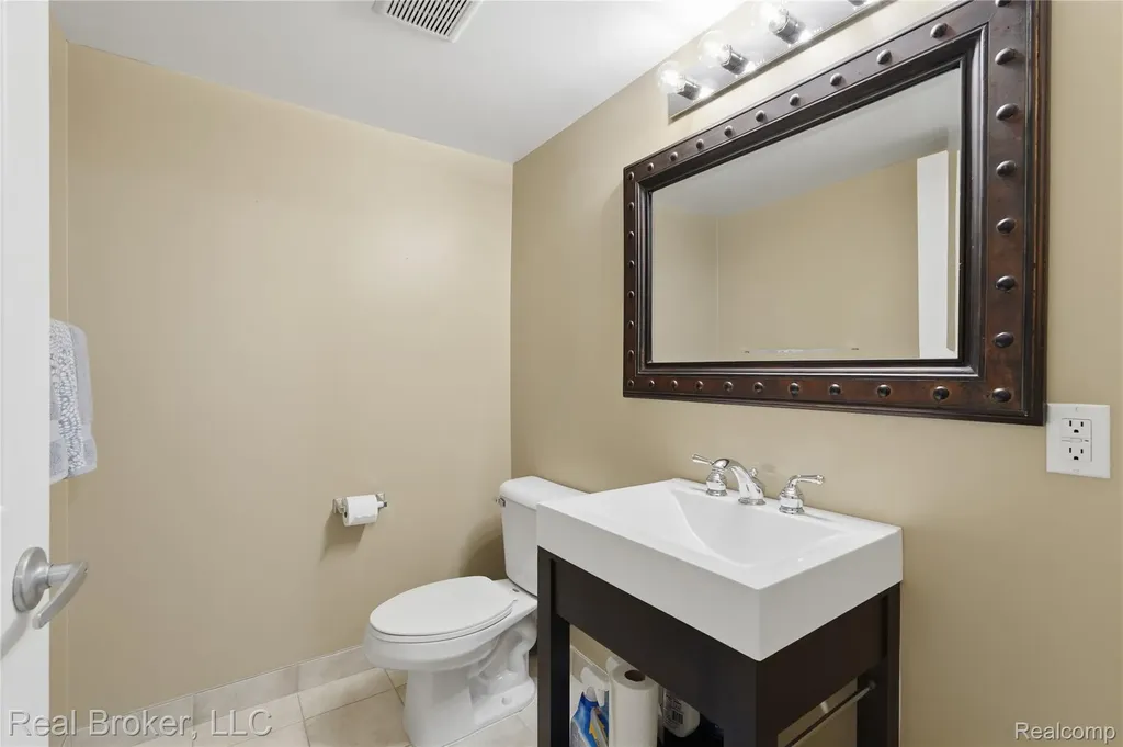 1270 Old Colony Lane Canton Charter Township MI 48187