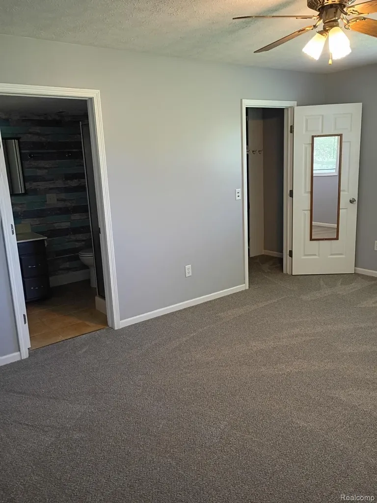 9766 Amanda Drive Handy Township MI 48836